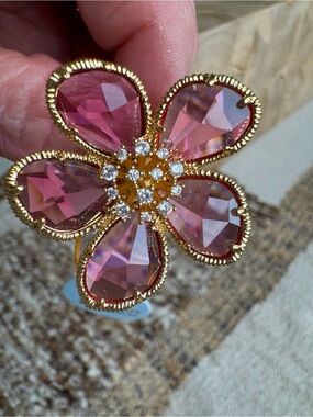 Eye Candy Beautiful Pink Crystal Flower Ring